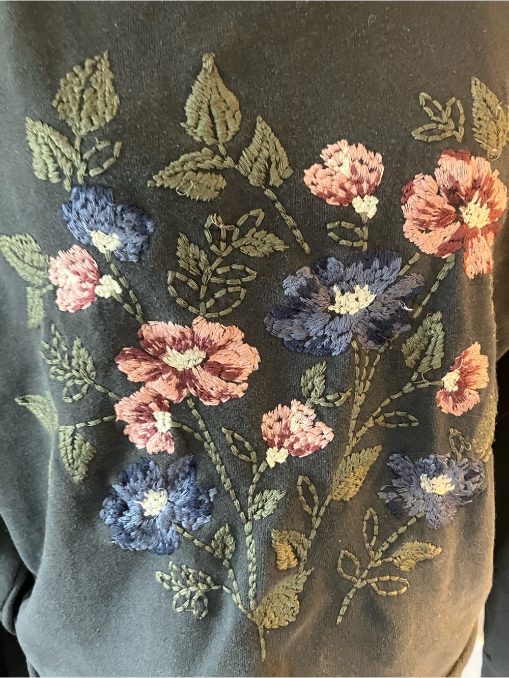 Abercrombie & Fitch Black Crewneck Sweatshirt embroidered - Picture 4 of 4